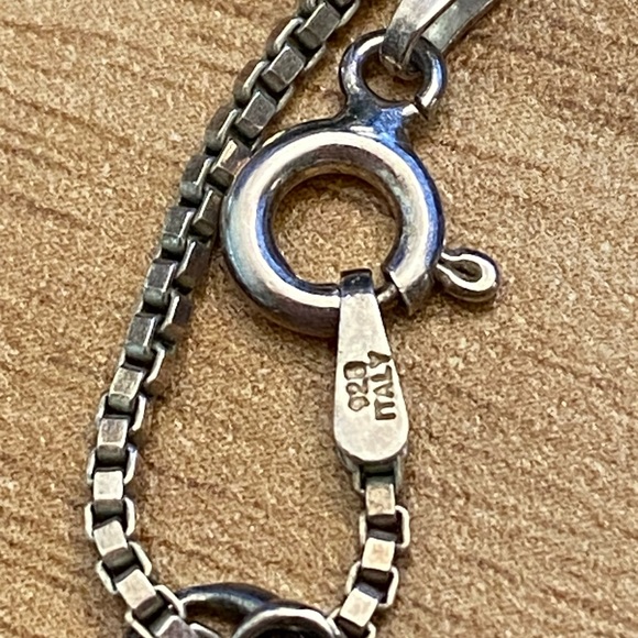 Vintage turquoise cross pendant from Mexico on a thick Italian silver box chain - Picture 4 of 9